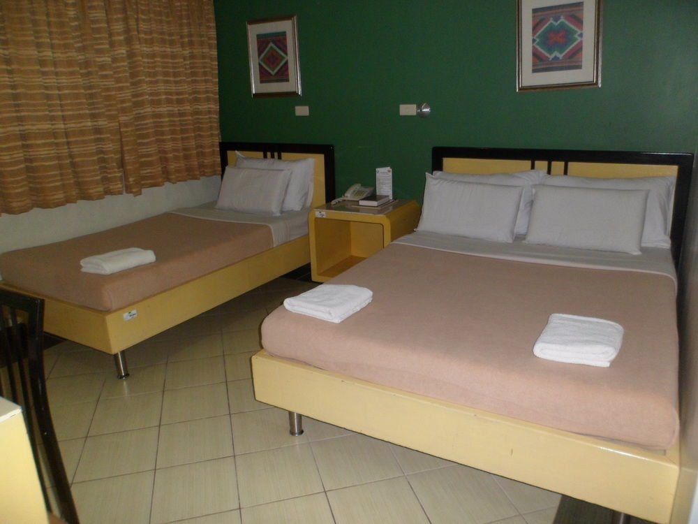 Riverside Inn Babuy Екстериор снимка
