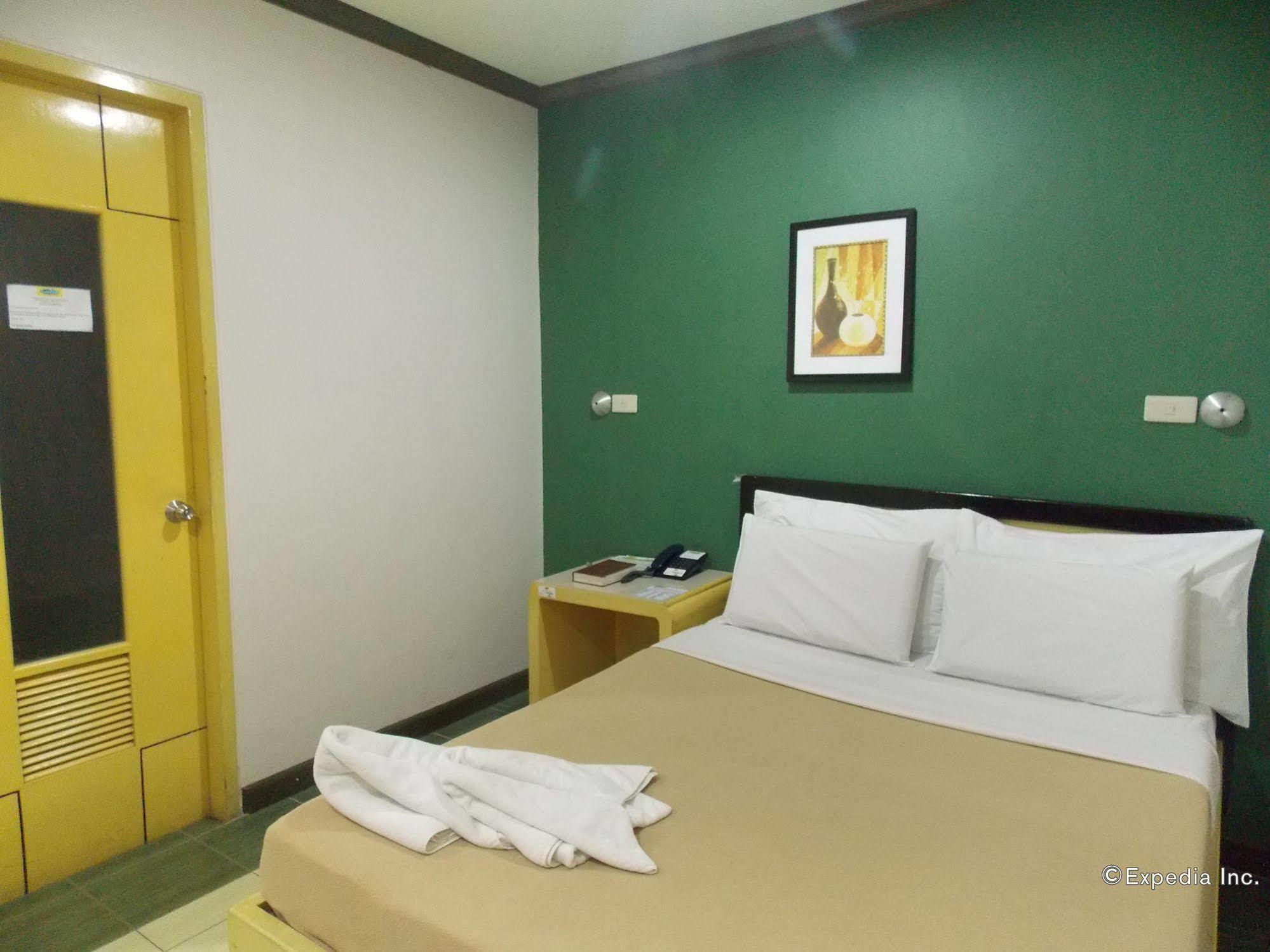 Riverside Inn Babuy Екстериор снимка