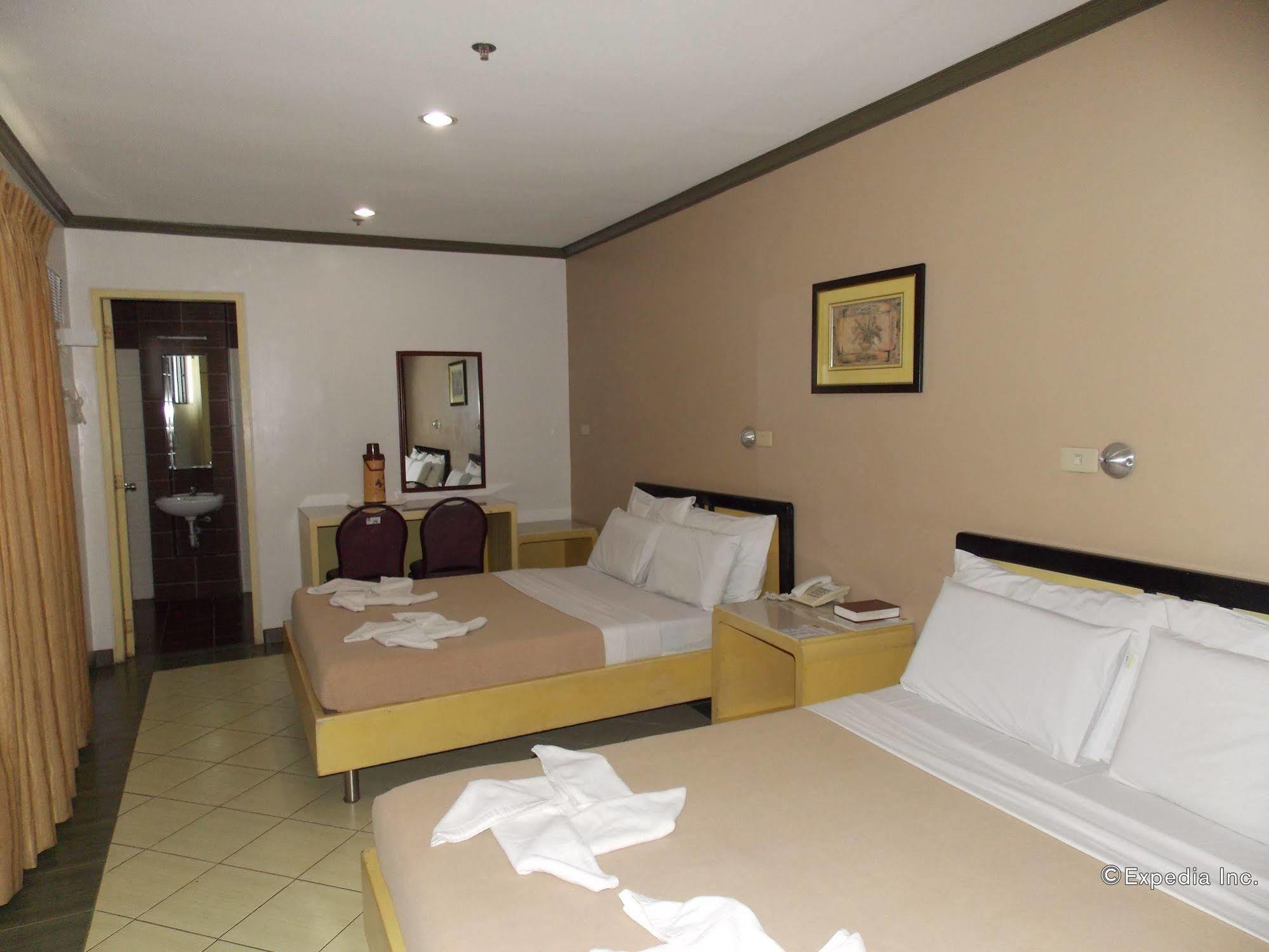 Riverside Inn Babuy Екстериор снимка