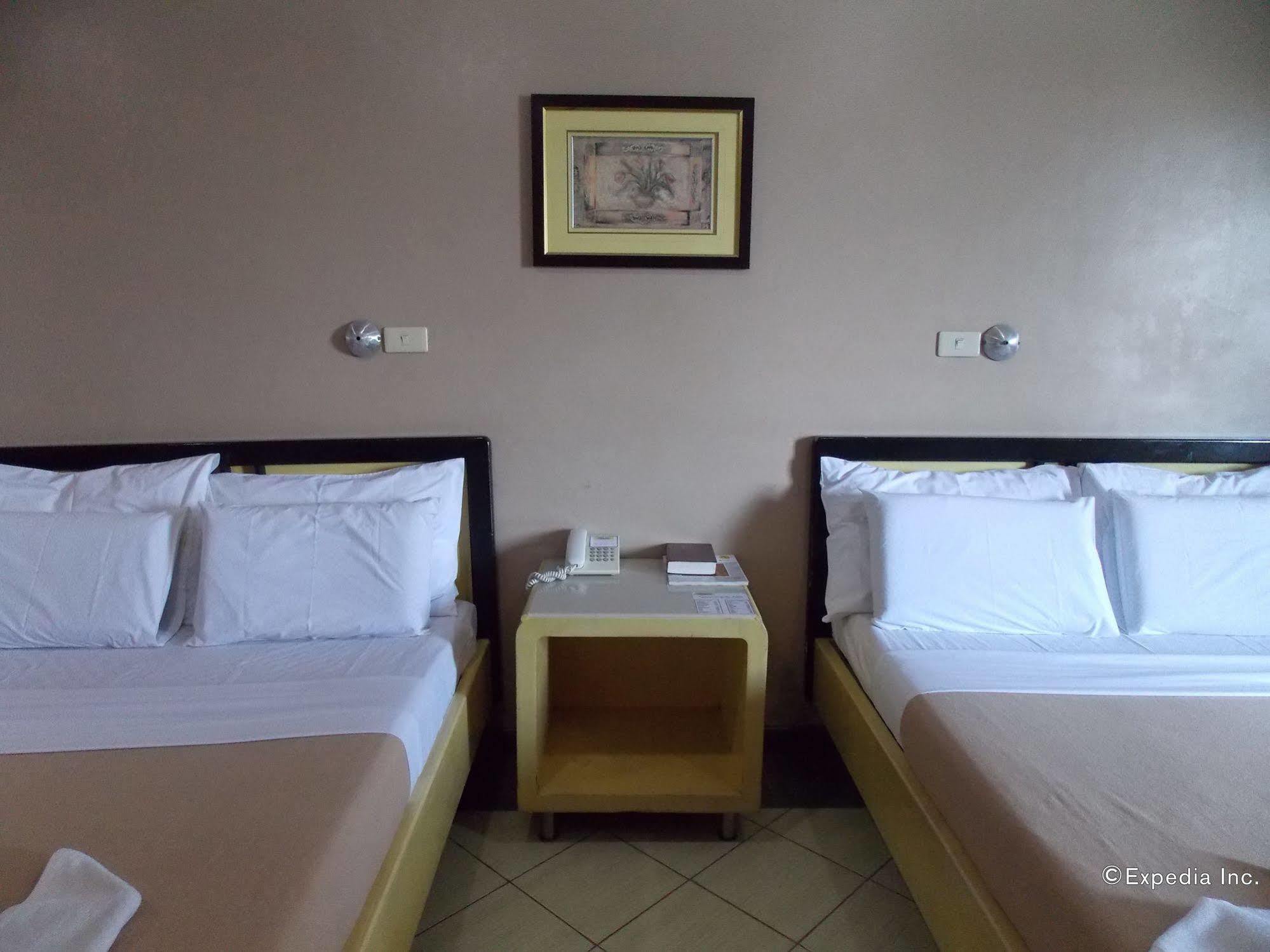 Riverside Inn Babuy Екстериор снимка