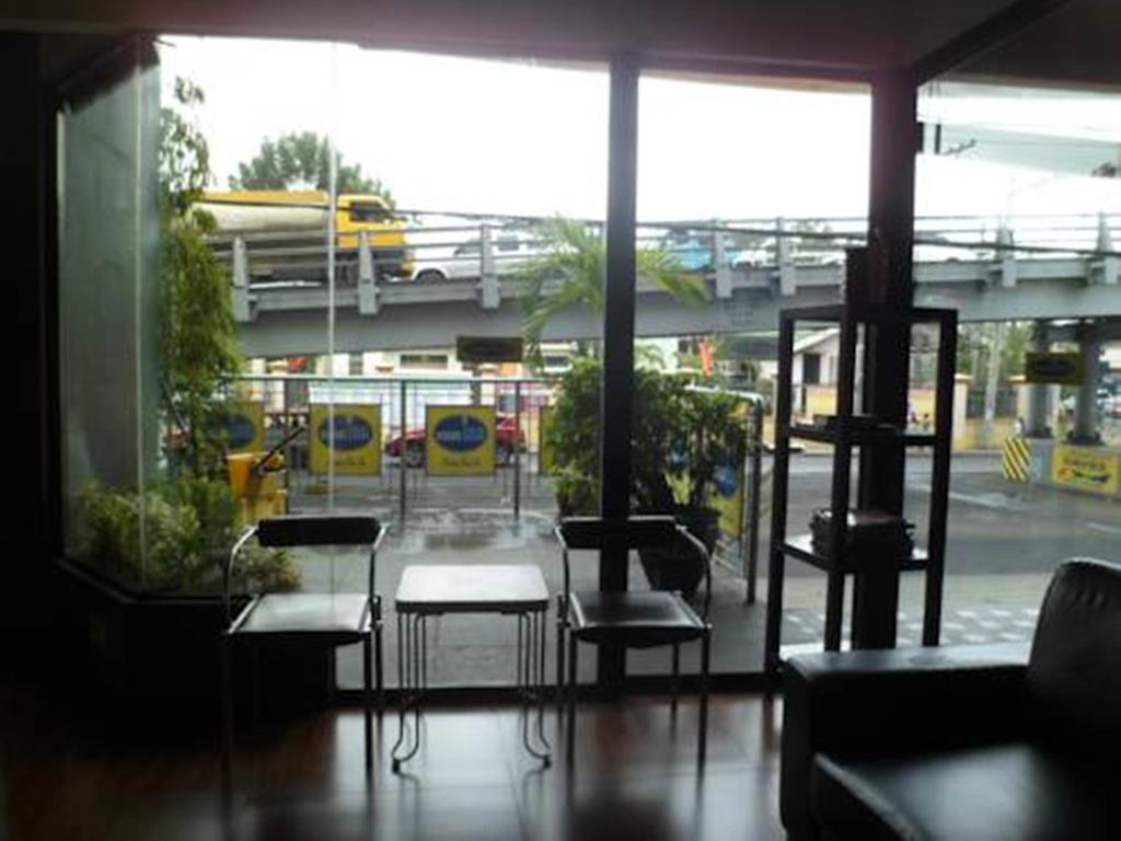 Riverside Inn Babuy Екстериор снимка