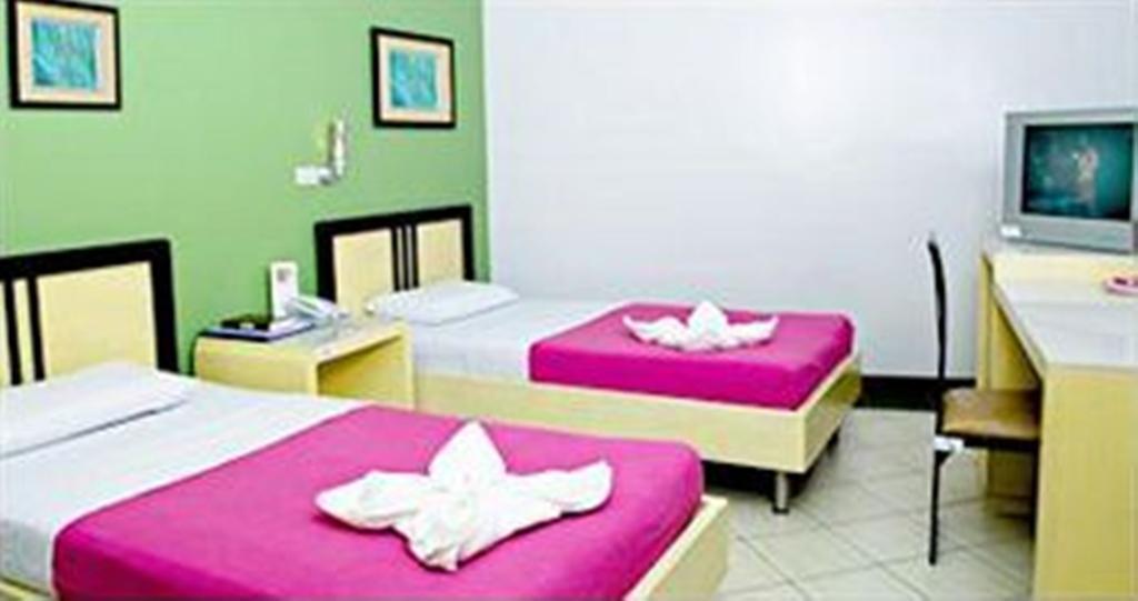 Riverside Inn Babuy Екстериор снимка